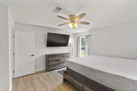 Bedroom - 4224 Seaport Rd, Pace, FL 32571 photo 6 of 7
