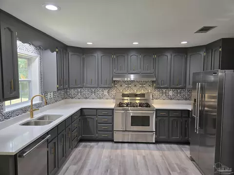Kitchen - 4705 Dean Dr, Pace, FL 32571 photo 1 of 3