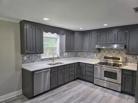 Kitchen - 4705 Dean Dr, Pace, FL 32571 photo 3 of 3