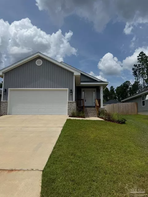 414 Kingsbridge Dr, Cantonment, FL 32533