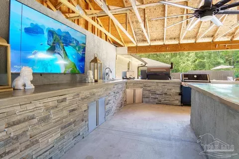 Kitchen - 6050 Cheyenne Dr, Milton, FL 32570 photo 5 of 5