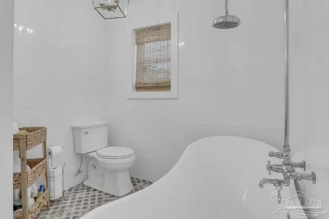 Bath - 6050 Cheyenne Dr, Milton, FL 32570 photo 6 of 7