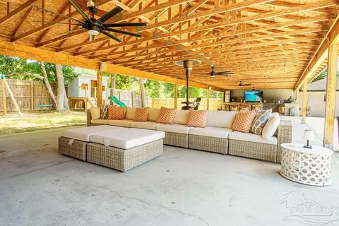 Exterior - 6050 Cheyenne Dr, Milton, FL 32570 photo 7 of 13