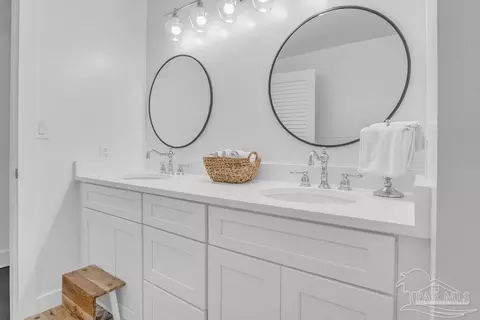 Bath - 6050 Cheyenne Dr, Milton, FL 32570 photo 7 of 7
