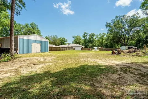 Exterior - 6050 Cheyenne Dr, Milton, FL 32570 photo 12 of 13