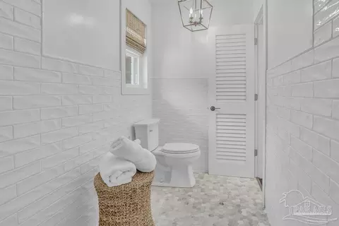Bath - 6050 Cheyenne Dr, Milton, FL 32570 photo 4 of 7
