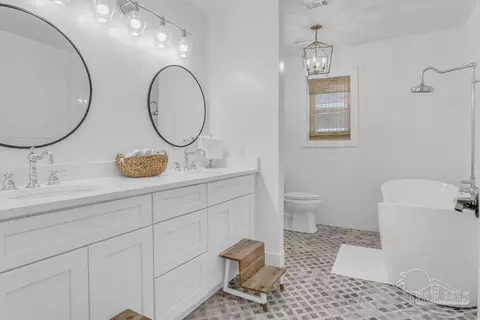 Bath - 6050 Cheyenne Dr, Milton, FL 32570 photo 5 of 7