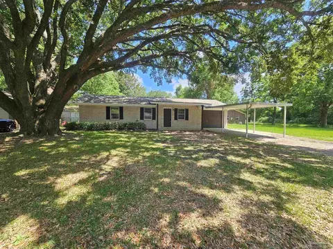 2003 Woodbury Cir, Cantonment, FL 32533