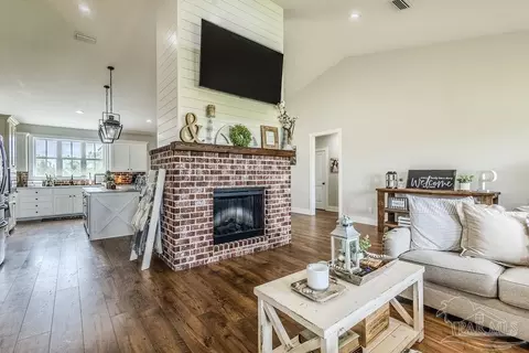 Living - 778 Griswold Rd, Jay, FL 32565 photo 6 of 6