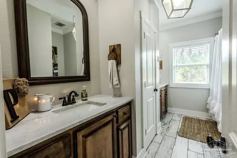 Bath - 778 Griswold Rd, Jay, FL 32565 photo 8 of 10