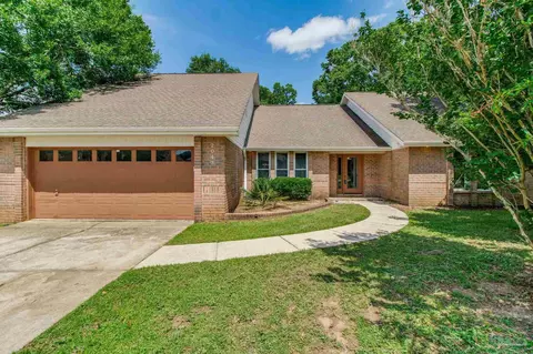 2043 Hamilton Xing, Cantonment, FL 32533