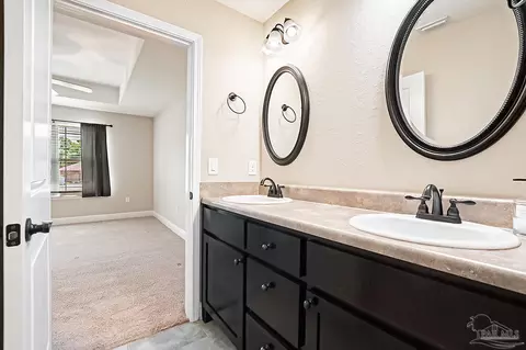 Bath - 5629 Rosedown Ct, Milton, FL 32583 photo 5 of 5