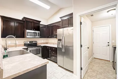 Kitchen - 5629 Rosedown Ct, Milton, FL 32583 photo 2 of 4