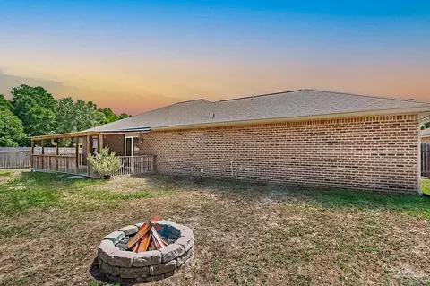Exterior - 5629 Rosedown Ct, Milton, FL 32583 photo 5 of 5
