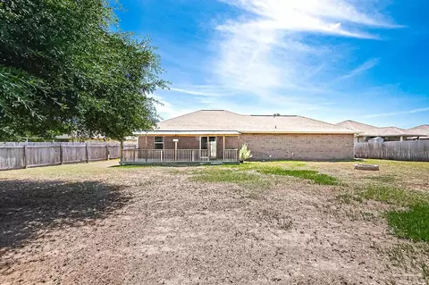 Exterior - 5629 Rosedown Ct, Milton, FL 32583 photo 4 of 5