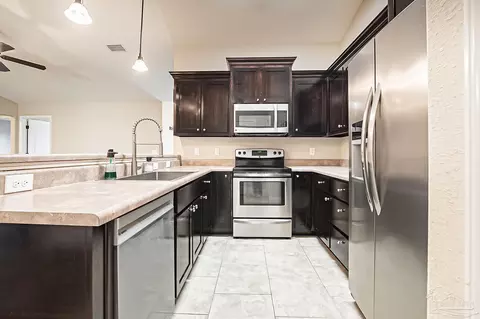 Kitchen - 5629 Rosedown Ct, Milton, FL 32583 photo 3 of 4