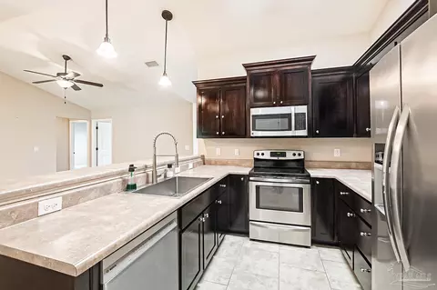 Kitchen - 5629 Rosedown Ct, Milton, FL 32583 photo 4 of 4