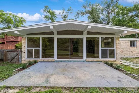 Exterior - 6463 Barnes St, Milton, FL 32570 photo 5 of 5