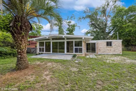 Exterior - 6463 Barnes St, Milton, FL 32570 photo 3 of 5