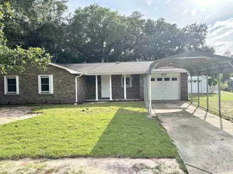 5737 Chumuckla Hwy, Pace, FL 32571