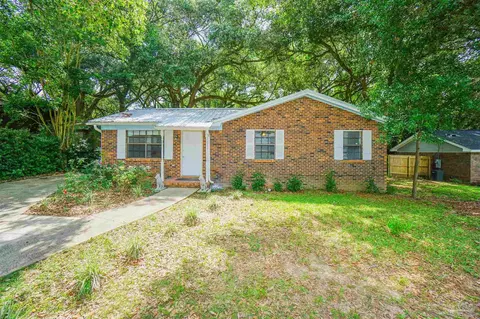 5808 Princeton Dr, Pensacola, FL 32526
