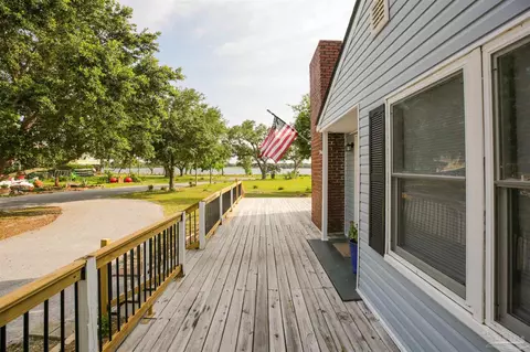 313 SE Kalash Rd, Pensacola, FL 32507