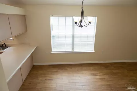 2460 Trailwood Dr, Cantonment, FL 32533 photo 4