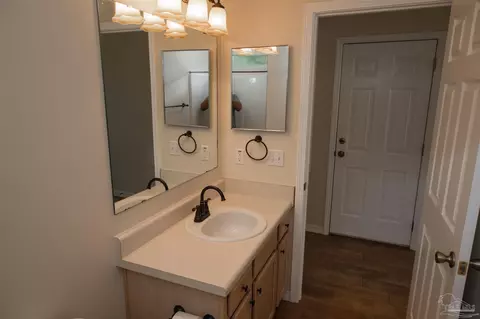 2460 Trailwood Dr, Cantonment, FL 32533 photo 9