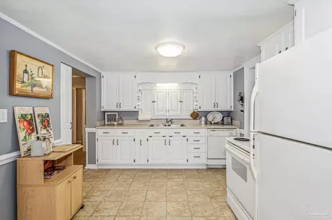 Kitchen - 6598 Magnolia St, Milton, FL 32570 photo 1 of 2