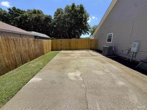 4100 Berry Cir, Pace, FL 32571 photo 4