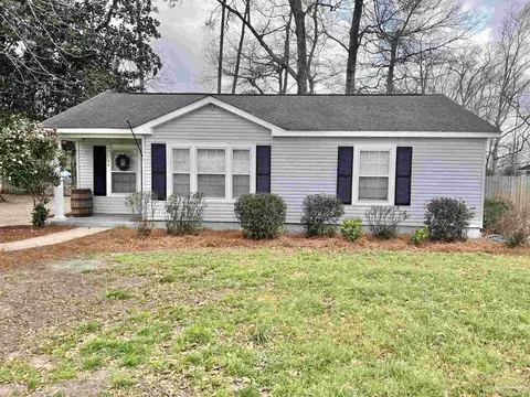 704 E Horner St, Atmore, AL 36502