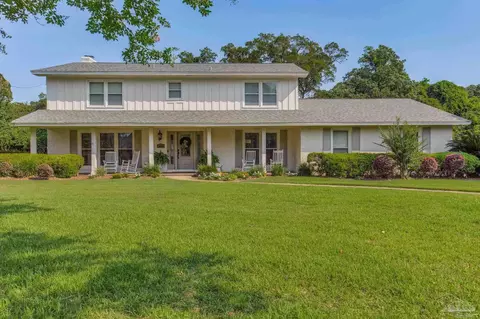 635 Bonilace Cir, Gulf Breeze, FL 32561