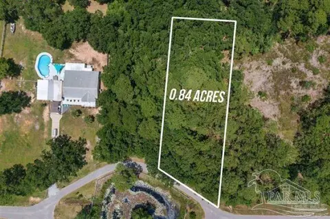 12 Harbour Oaks Dr, Milton, FL 32583
