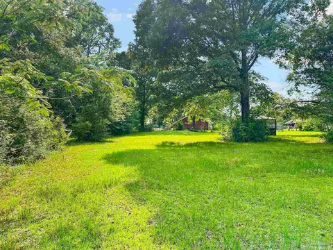 Exterior - 1150 Fleming Bridge Rd, Milton, FL 32570 photo 7 of 17