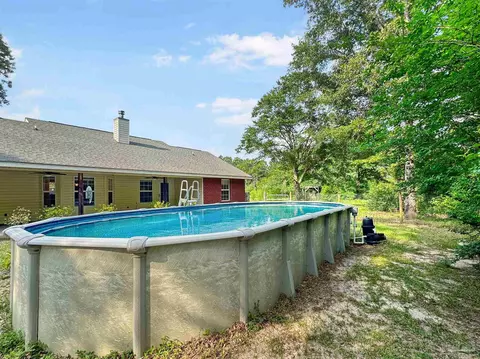 Exterior - 1150 Fleming Bridge Rd, Milton, FL 32570 photo 9 of 17