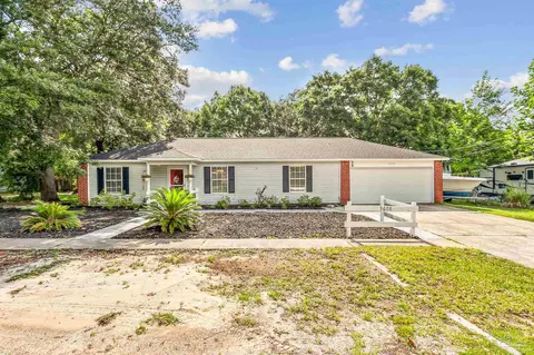 3608 George Ln, Navarre, FL 32566
