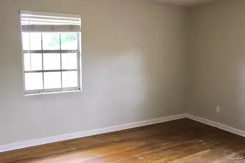 Bedroom - 1003 E Texar Dr, Pensacola, FL 32503 photo 6 of 8