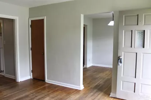 Living - 1003 E Texar Dr, Pensacola, FL 32503 photo 5 of 8