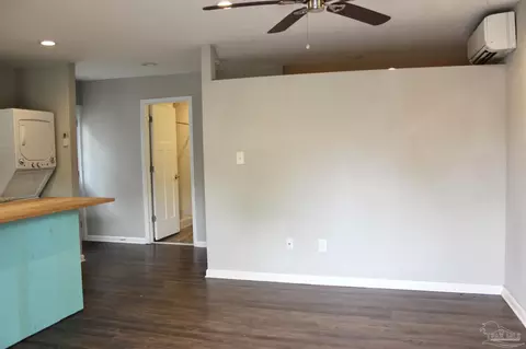 Living - 1003 E Texar Dr, Pensacola, FL 32503 photo 1 of 8