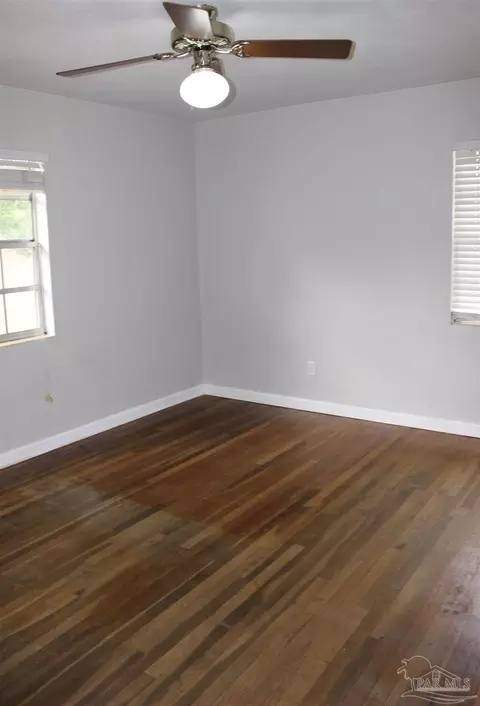 Bedroom - 1003 E Texar Dr, Pensacola, FL 32503 photo 4 of 8
