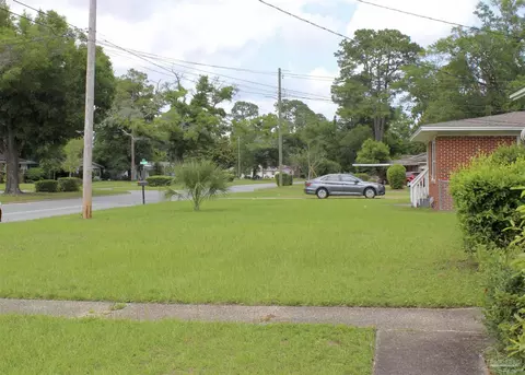 Exterior - 1003 E Texar Dr, Pensacola, FL 32503 photo 18 of 19