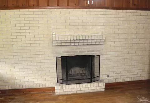 Living - 1003 E Texar Dr, Pensacola, FL 32503 photo 7 of 8