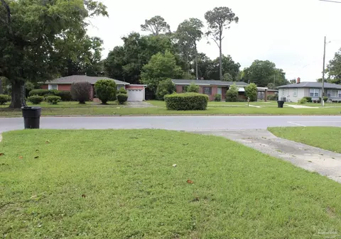 Exterior - 1003 E Texar Dr, Pensacola, FL 32503 photo 17 of 19
