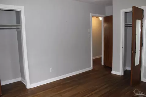 Bedroom - 1003 E Texar Dr, Pensacola, FL 32503 photo 5 of 8