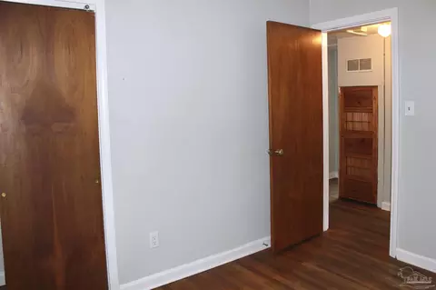 Bedroom - 1003 E Texar Dr, Pensacola, FL 32503 photo 3 of 8