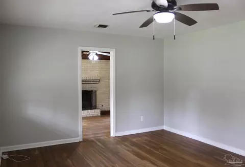 Living - 1003 E Texar Dr, Pensacola, FL 32503 photo 4 of 8
