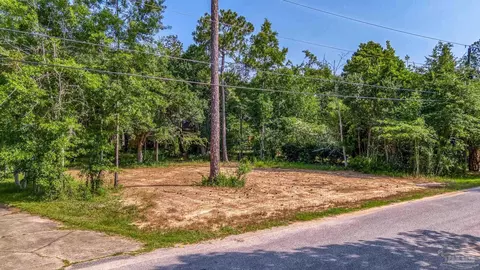 1960 Tanbark Dr, Milton, FL 32583 photo 2