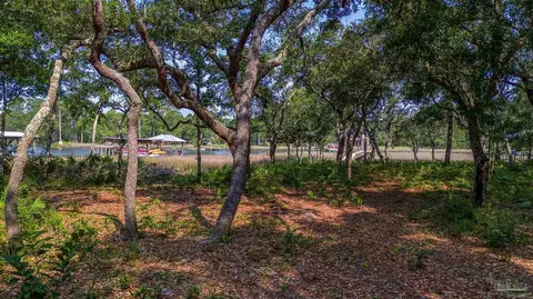 1960 Tanbark Dr, Milton, FL 32583 photo 6