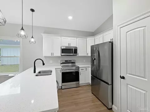 Kitchen - 3286 Damon Dr, Milton, FL 32583 photo 3 of 3