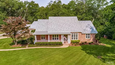 805 Westmoreland Ln, Cantonment, FL 32533